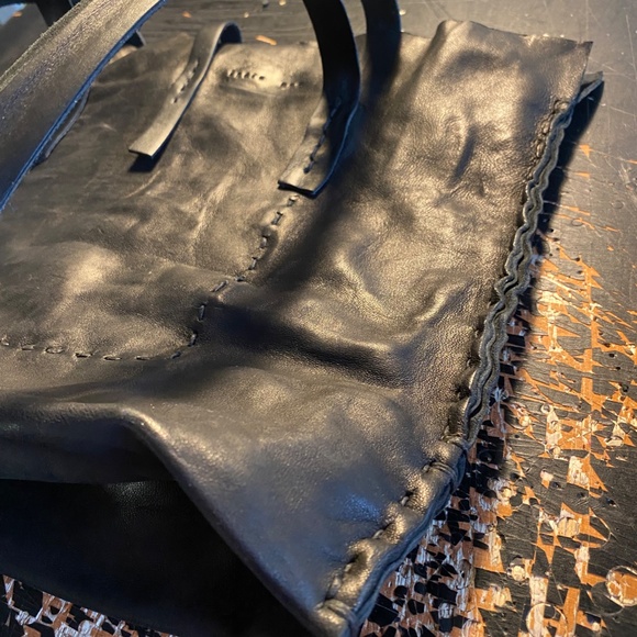 Handcrafted Leather bag - Picture 3 of 6